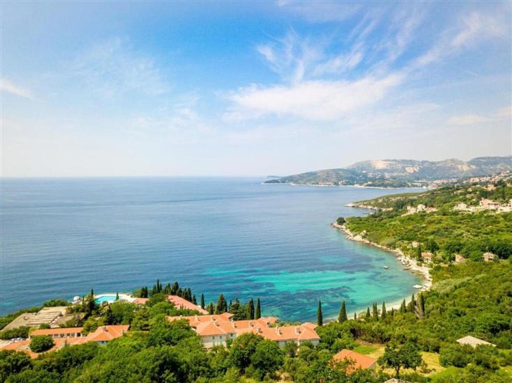 Apartments and Rooms Villa Bouganvillea