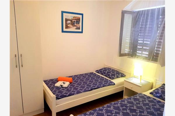 Apartment A1, for 7 persons
