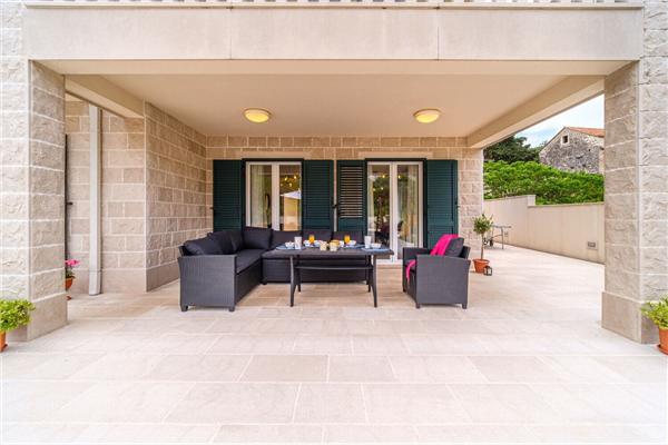 House K1, for 16 persons