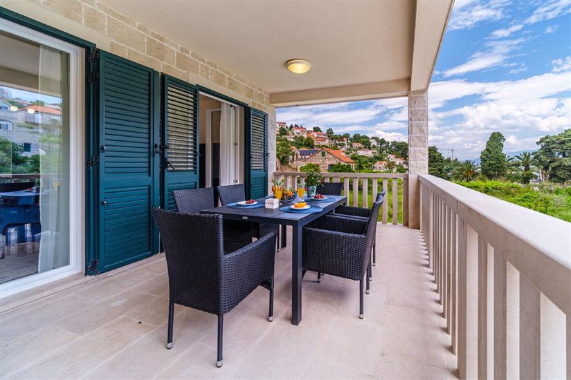 House K1, for 16 persons