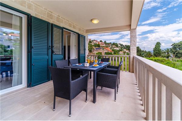 House K1, for 16 persons