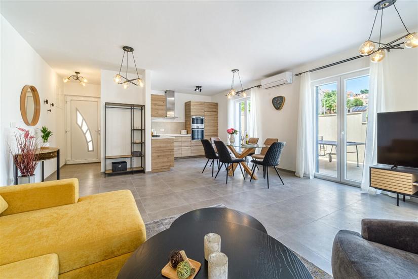 House K1, for 16 persons