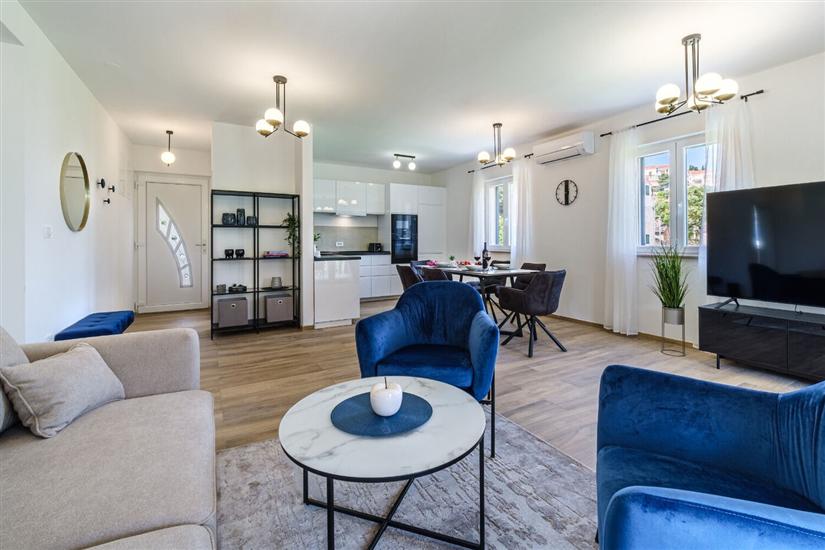 House K1, for 16 persons