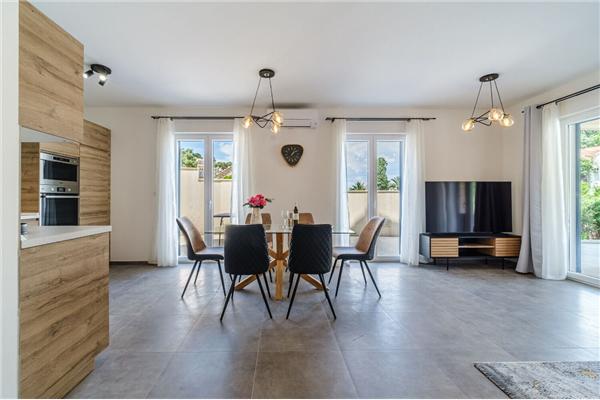 House K1, for 16 persons