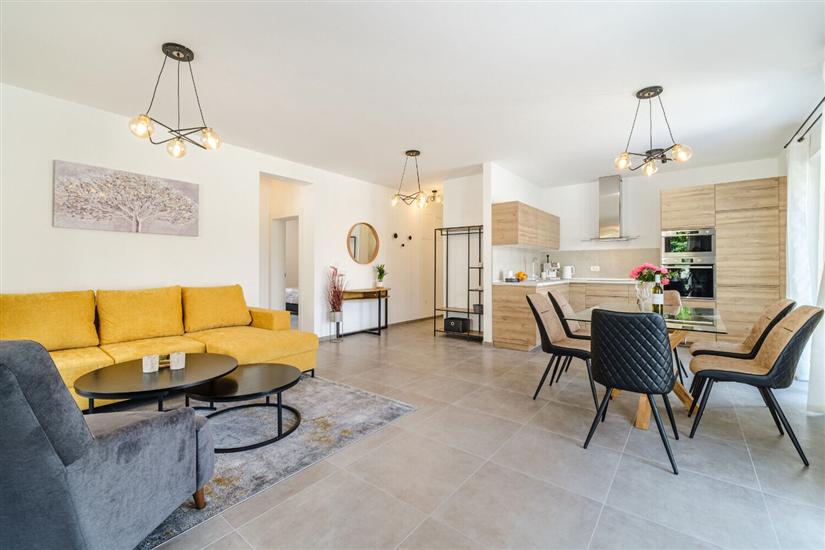 House K1, for 16 persons