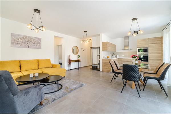 House K1, for 16 persons