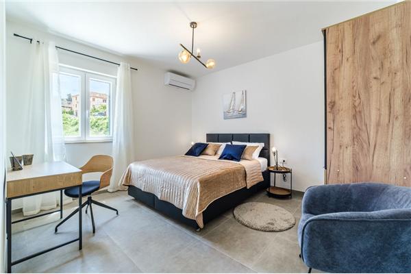 House K1, for 16 persons