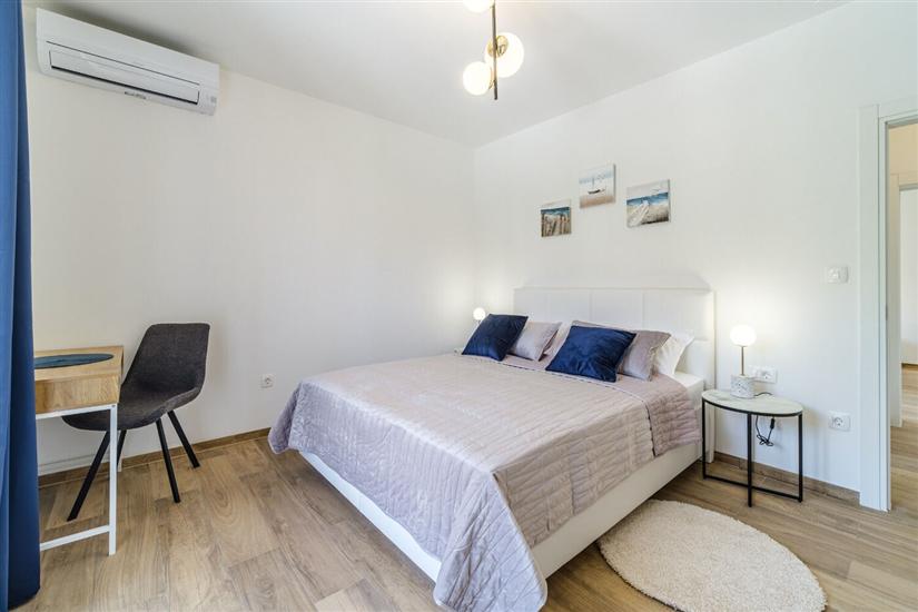 House K1, for 16 persons