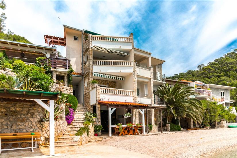 Apartmaji Villa Smokvina