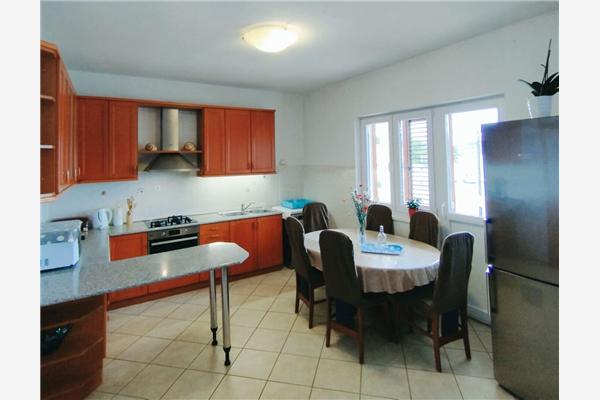Apartment A1, for 8 persons