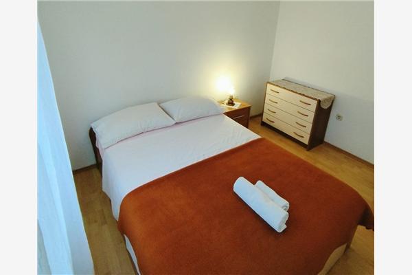 Apartment A1, for 8 persons