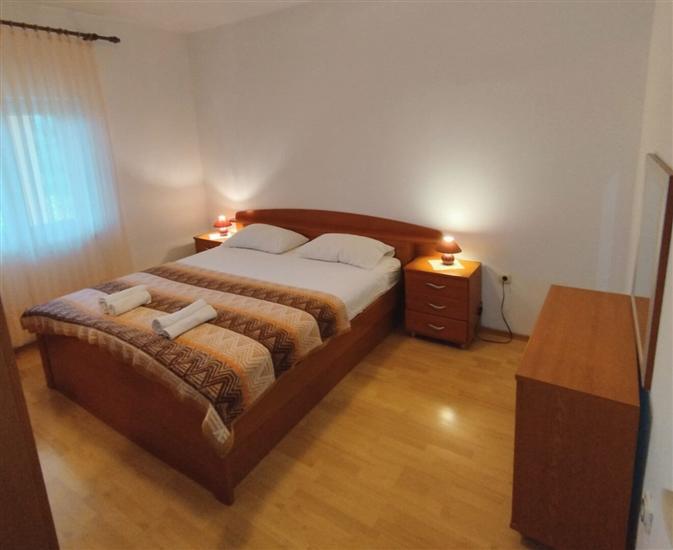 Apartment A1, for 8 persons