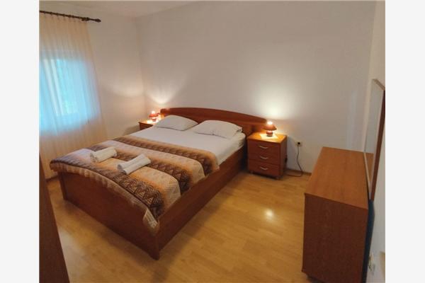 Apartment A1, for 8 persons