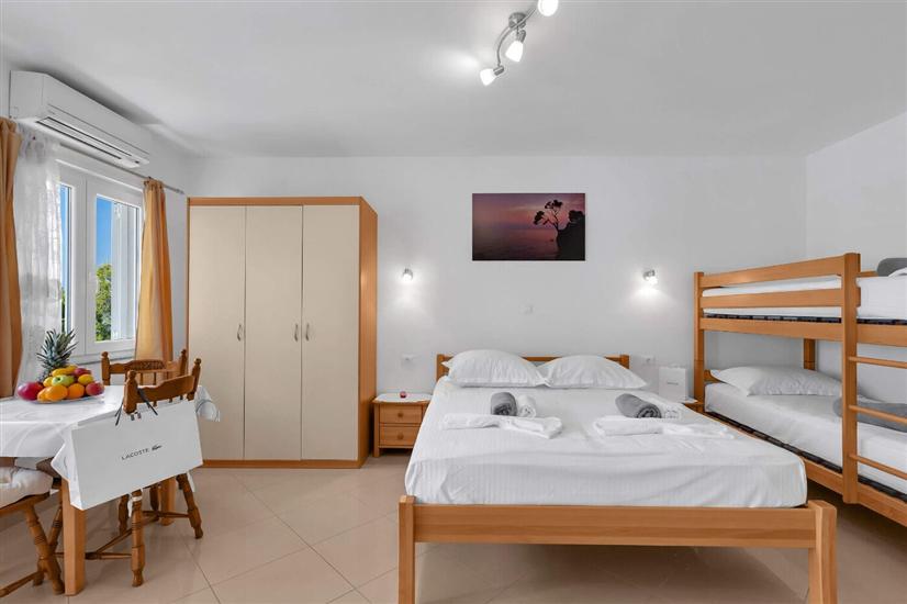 Apartment A13, for 4 persons