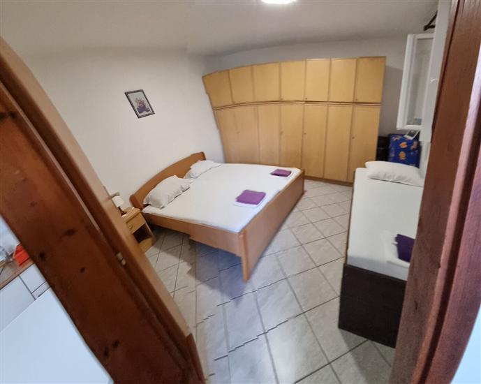Apartment A2, for 3 persons