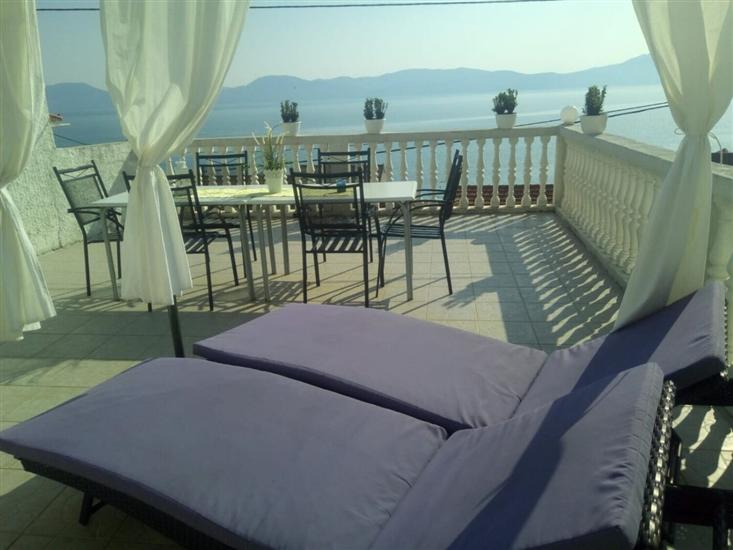 Apartment A2, for 6 persons