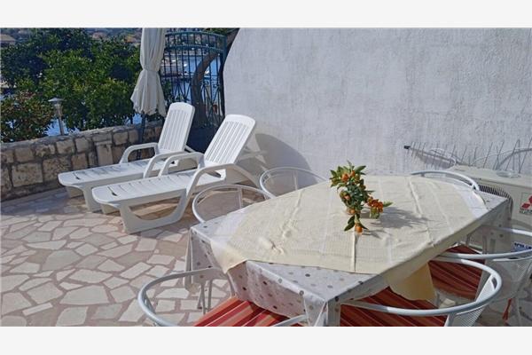 Apartment A1, for 6 persons