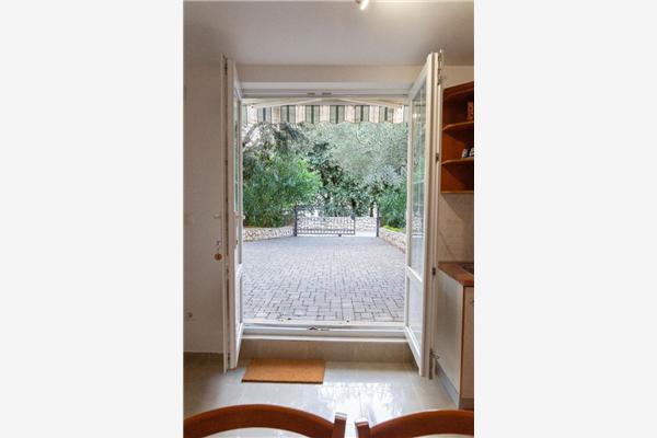 Apartment A1, for 5 persons