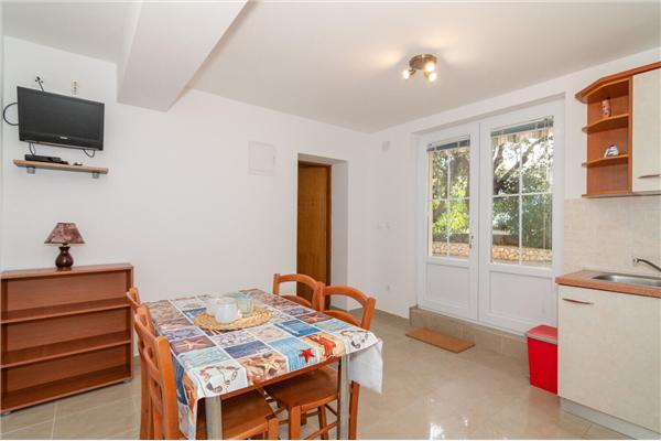 Apartment A1, for 5 persons