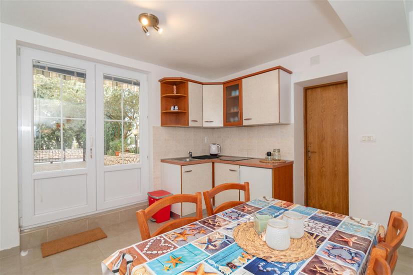 Apartment A1, for 5 persons