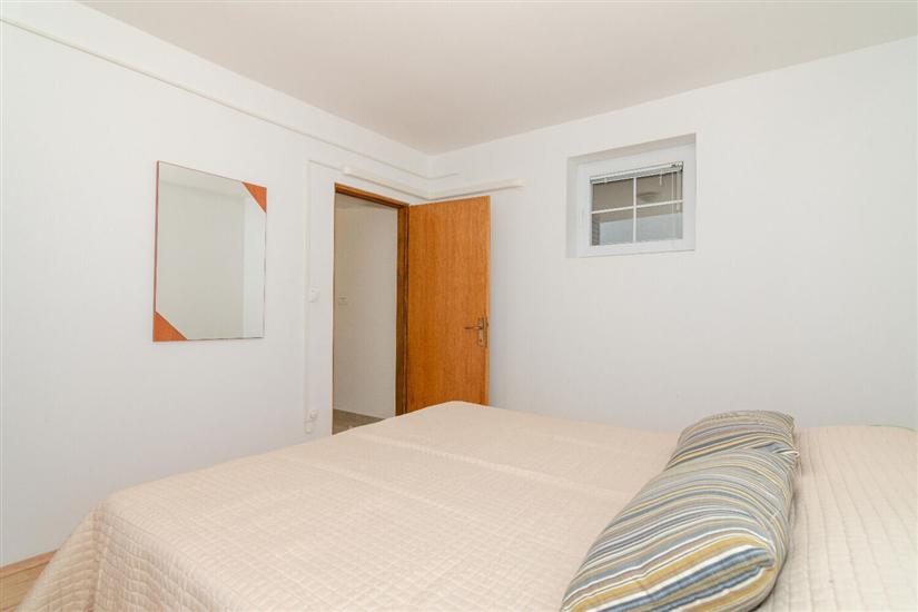 Apartment A1, for 5 persons