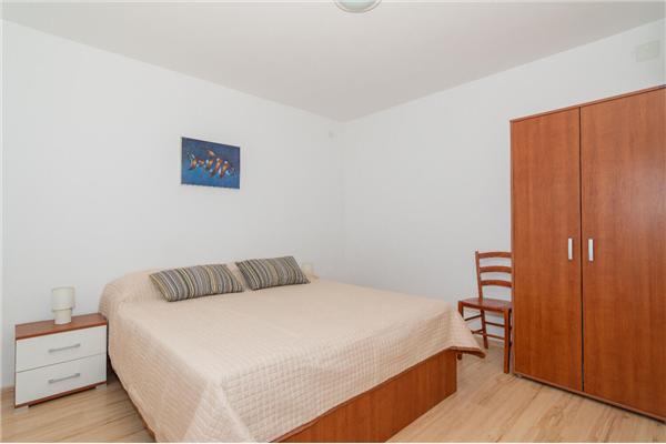 Apartment A1, for 5 persons