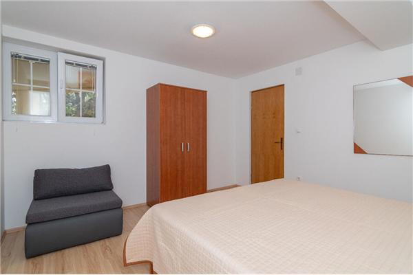 Apartment A1, for 5 persons