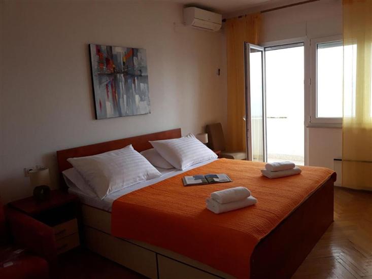 Apartment A1, for 6 persons