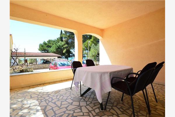 House K1, for 13 persons