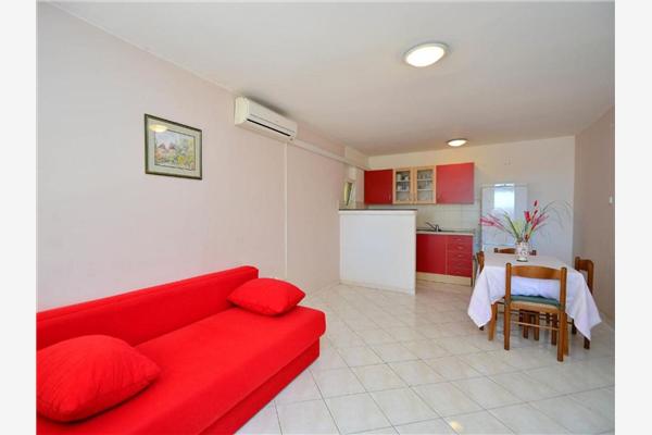 House K1, for 13 persons