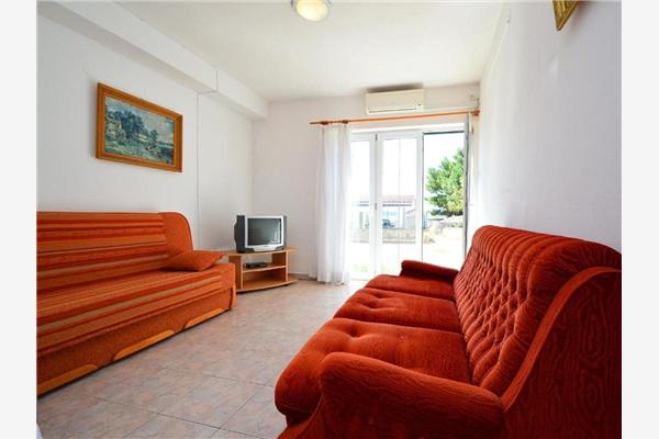 House K1, for 13 persons