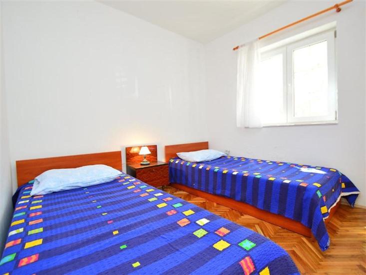 House K1, for 13 persons