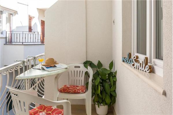 Room S3, for 3 persons