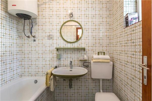 Room S3, for 3 persons