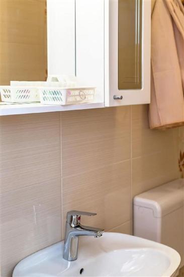 Room S1, for 3 persons