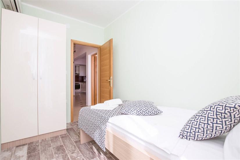 Apartment A1, for 5 persons
