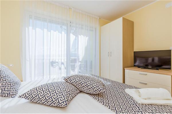 Apartment A1, for 5 persons