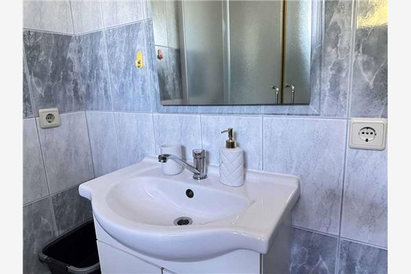 Apartment A1, for 6 persons