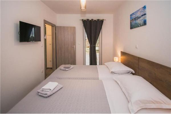 Room S3, for 4 persons