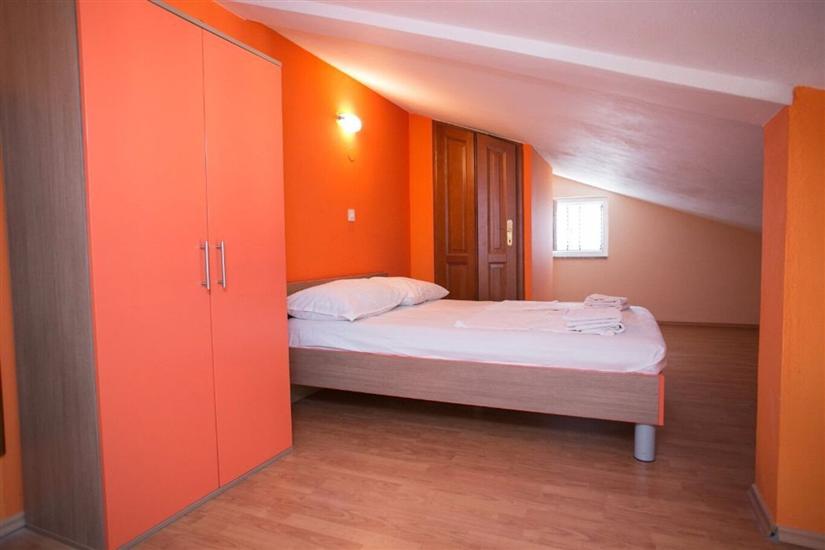Apartment A3, for 7 persons