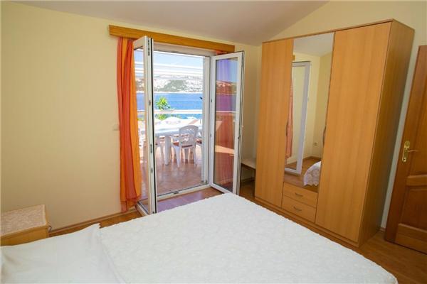 Apartment A3, for 7 persons