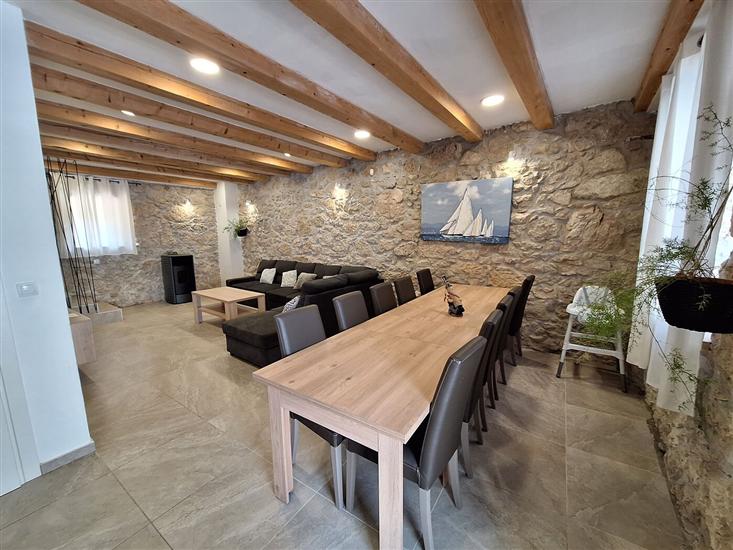 House K1, for 16 persons