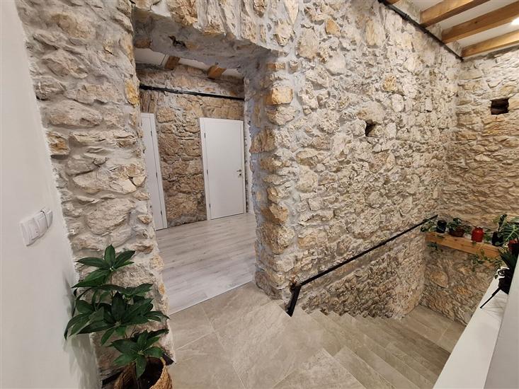 House K1, for 16 persons