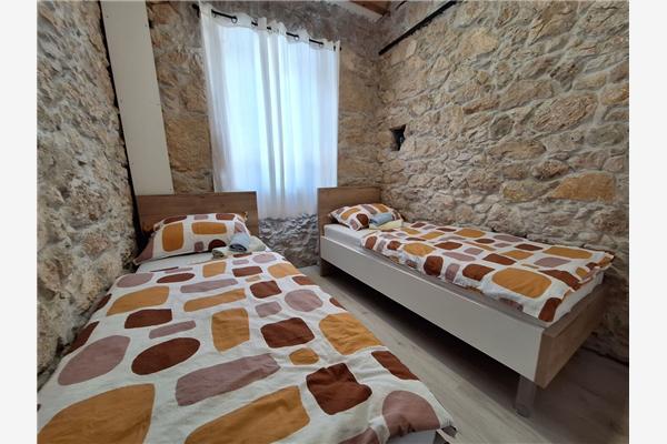 House K1, for 16 persons