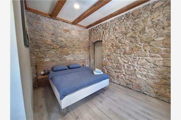 House K1, for 16 persons