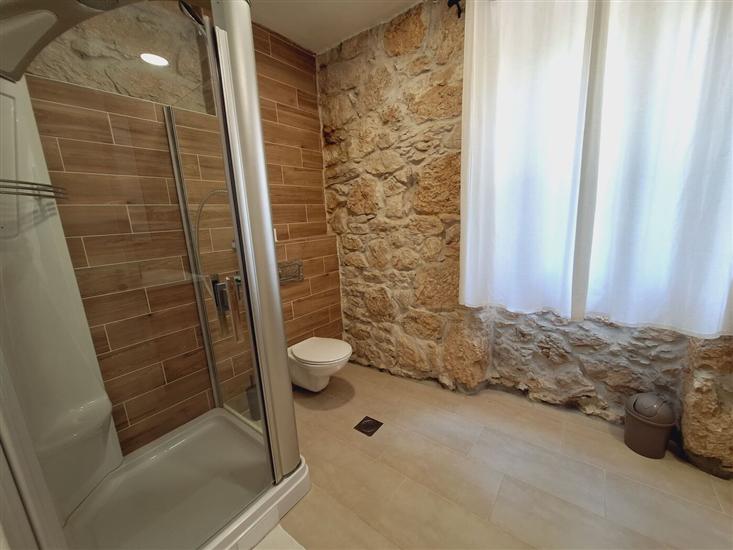 House K1, for 16 persons