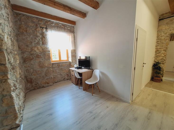 House K1, for 16 persons