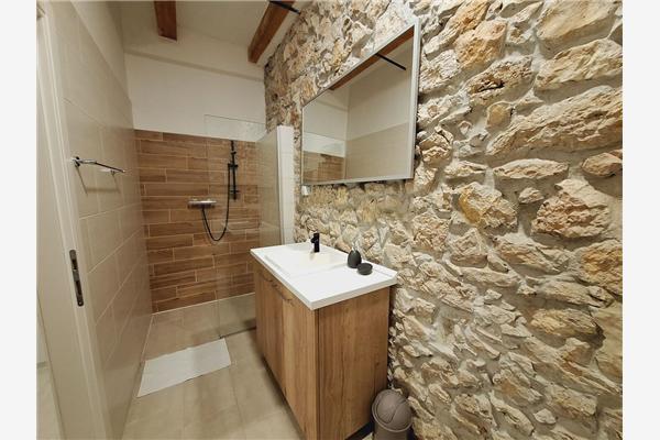 House K1, for 16 persons