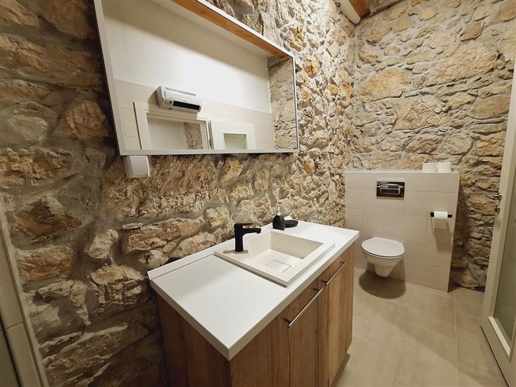 House K1, for 16 persons