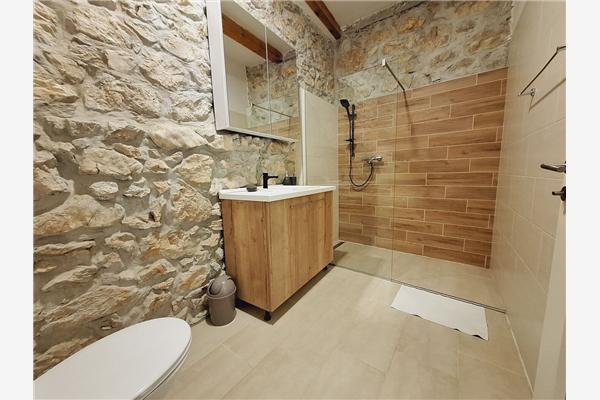 House K1, for 16 persons